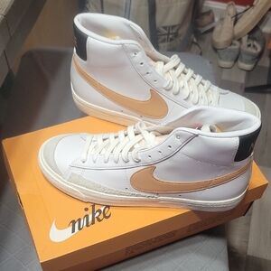 Nike Blazer Mid '77 Vintage White/Amber Brown Size 9M/10.5W
